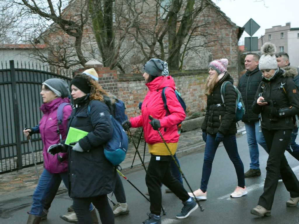 W modlitwie za górników idą do Grodowca. Blisko sto osób bierze udział w pielgrzymce