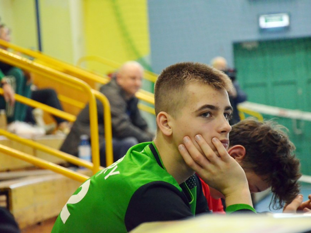 Sił wystarczyło na kwadrans. Wysoka porażka juniorów młodszych