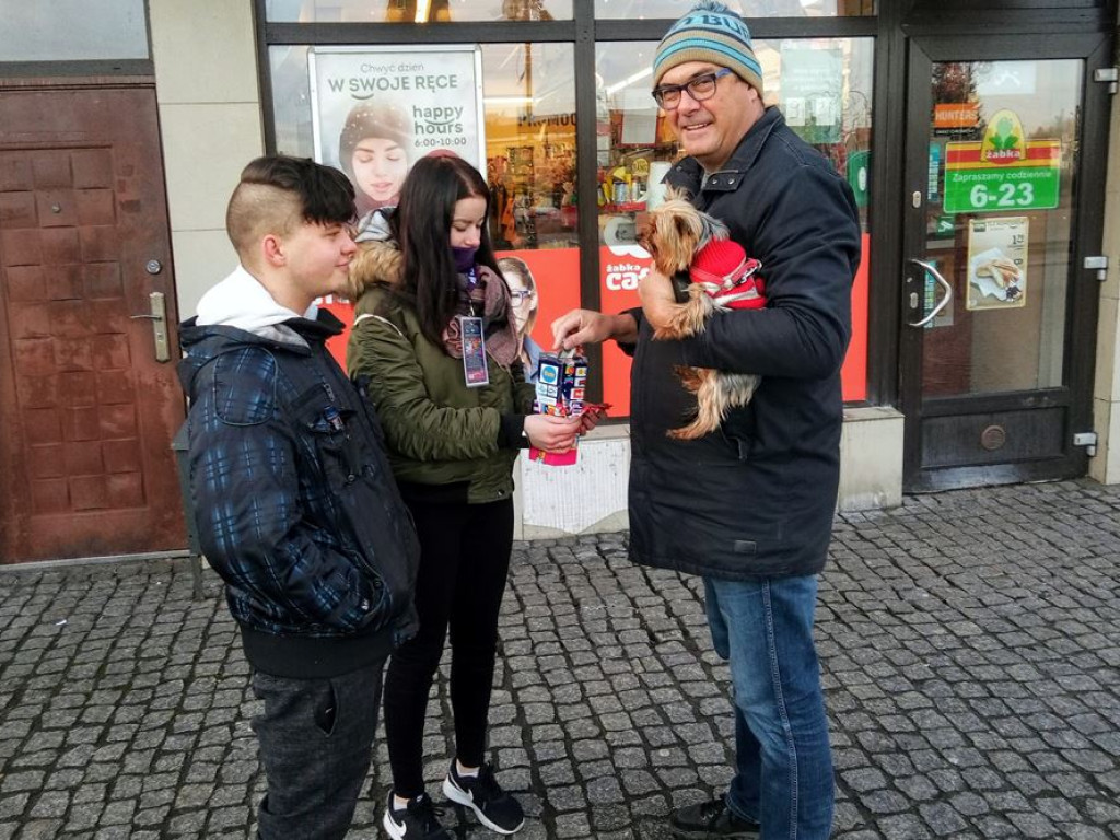 WOŚP gra w Sławie. Z puszkami wyszło 65 wolontariuszy