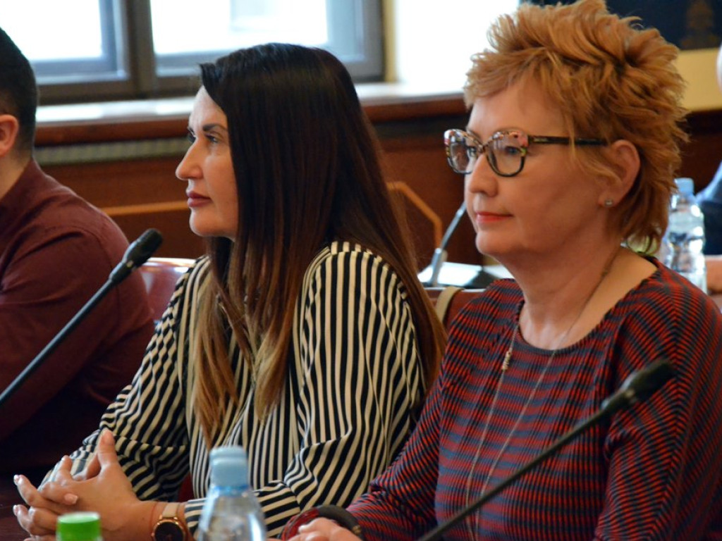 Kłótnia na sesji o umorzenie  przez prokuratora śledztwa w sprawie Zielonego Przedszkola