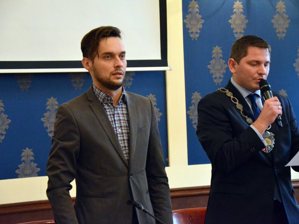 Kłótnia na sesji o umorzenie  przez prokuratora śledztwa w sprawie Zielonego Przedszkola
