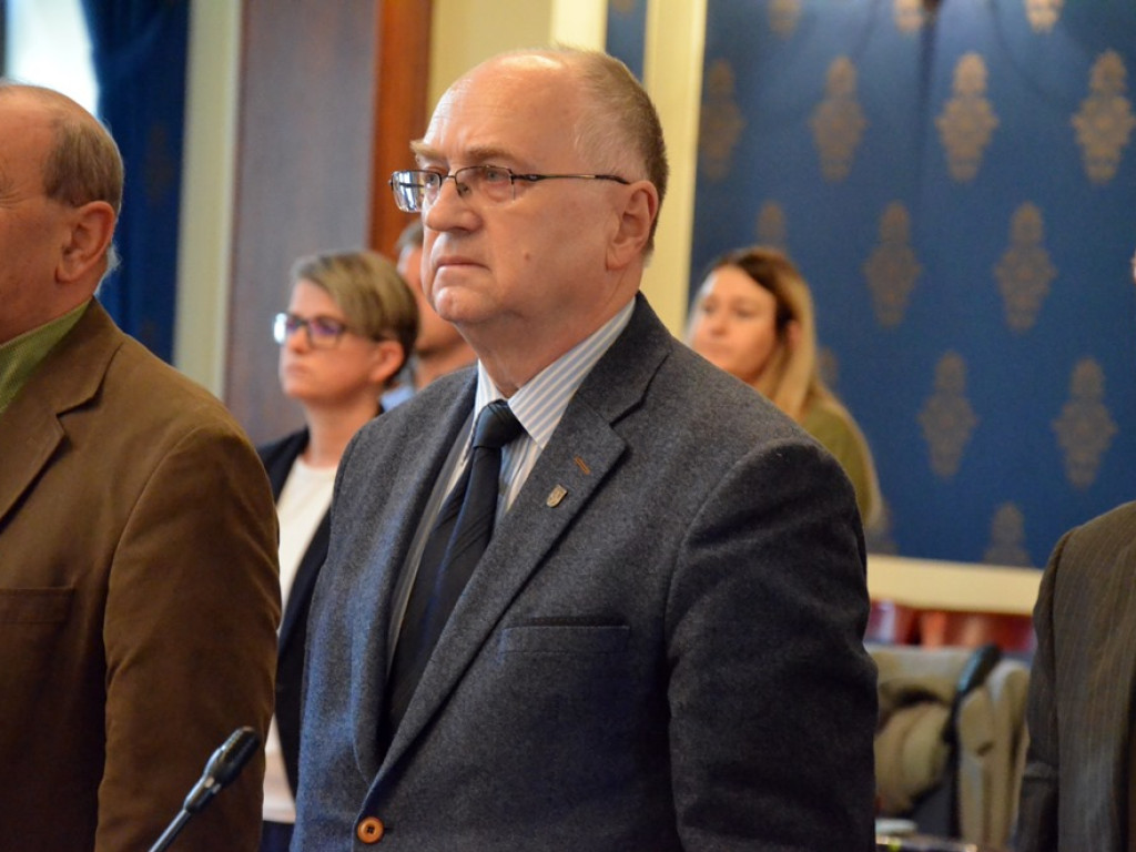 Kłótnia na sesji o umorzenie  przez prokuratora śledztwa w sprawie Zielonego Przedszkola