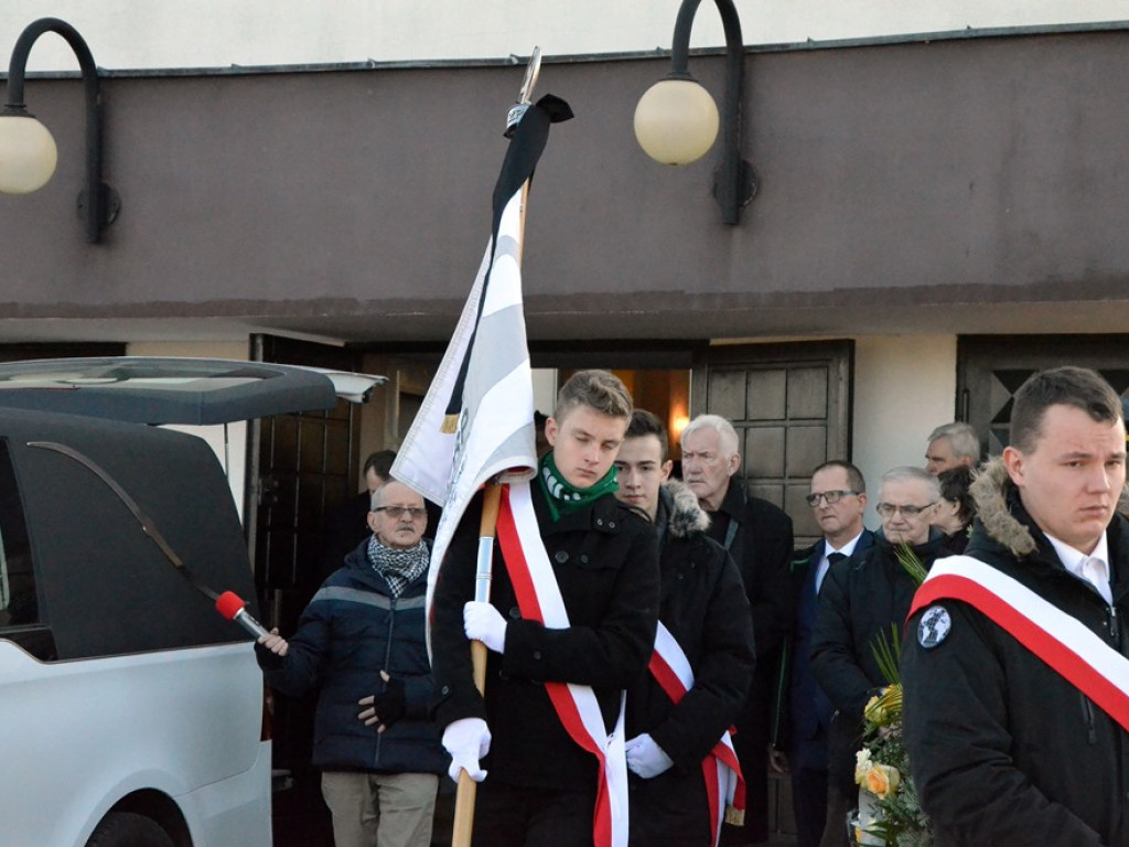 Ostatnie pożegnanie śp. Bronisława Malego. Wybitnego zawodnika, trenera i społecznika
