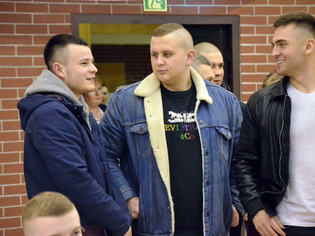 Poloneza czas zacząć. Studniówka maturzystów ZS im. Wyżykowskiego w Głogowie