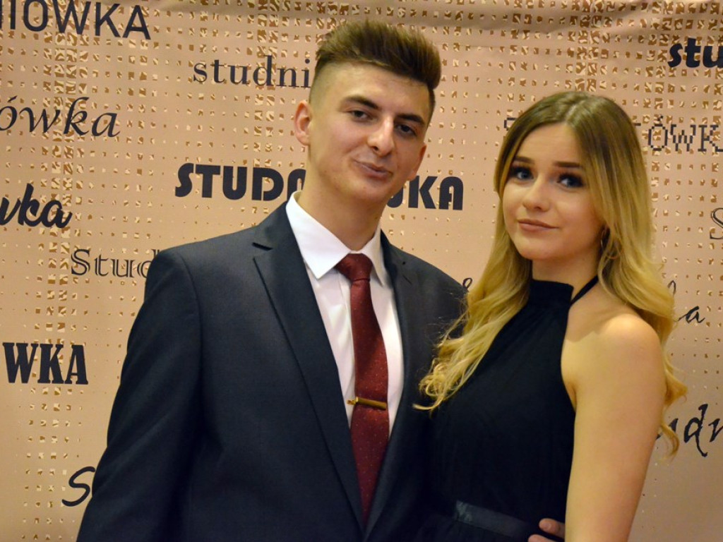 Poloneza czas zacząć. Studniówka maturzystów ZS im. Wyżykowskiego w Głogowie