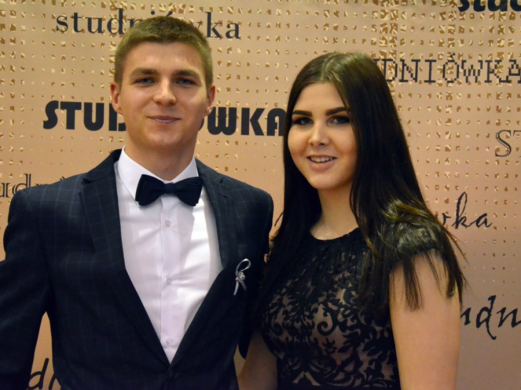 Poloneza czas zacząć. Studniówka maturzystów ZS im. Wyżykowskiego w Głogowie