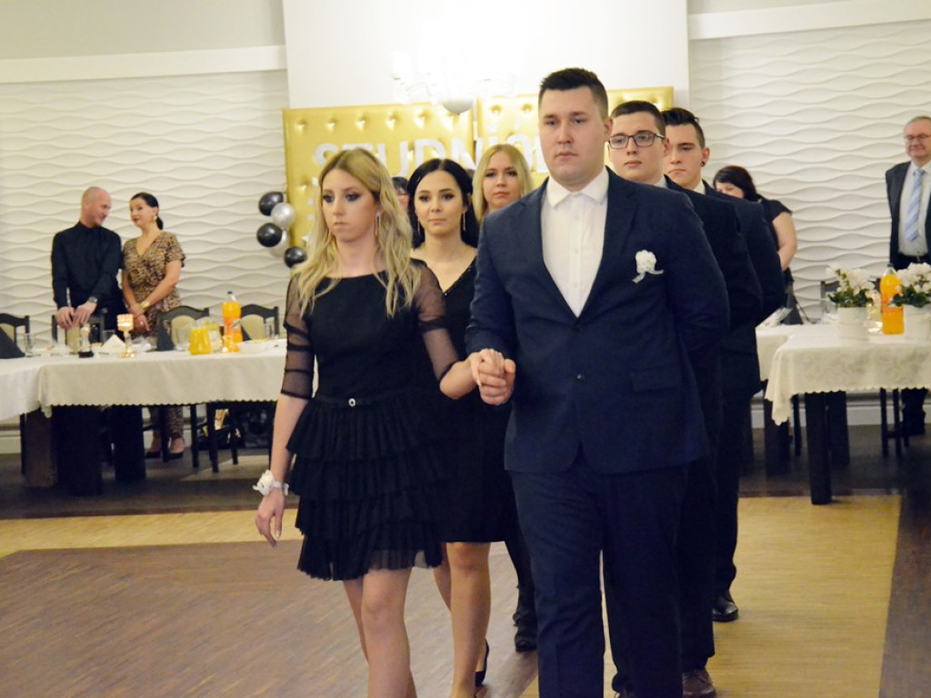 Wyjątkowy bal, czyli studniówka Zespołu Szkół Technicznych i Ogólnokształcących