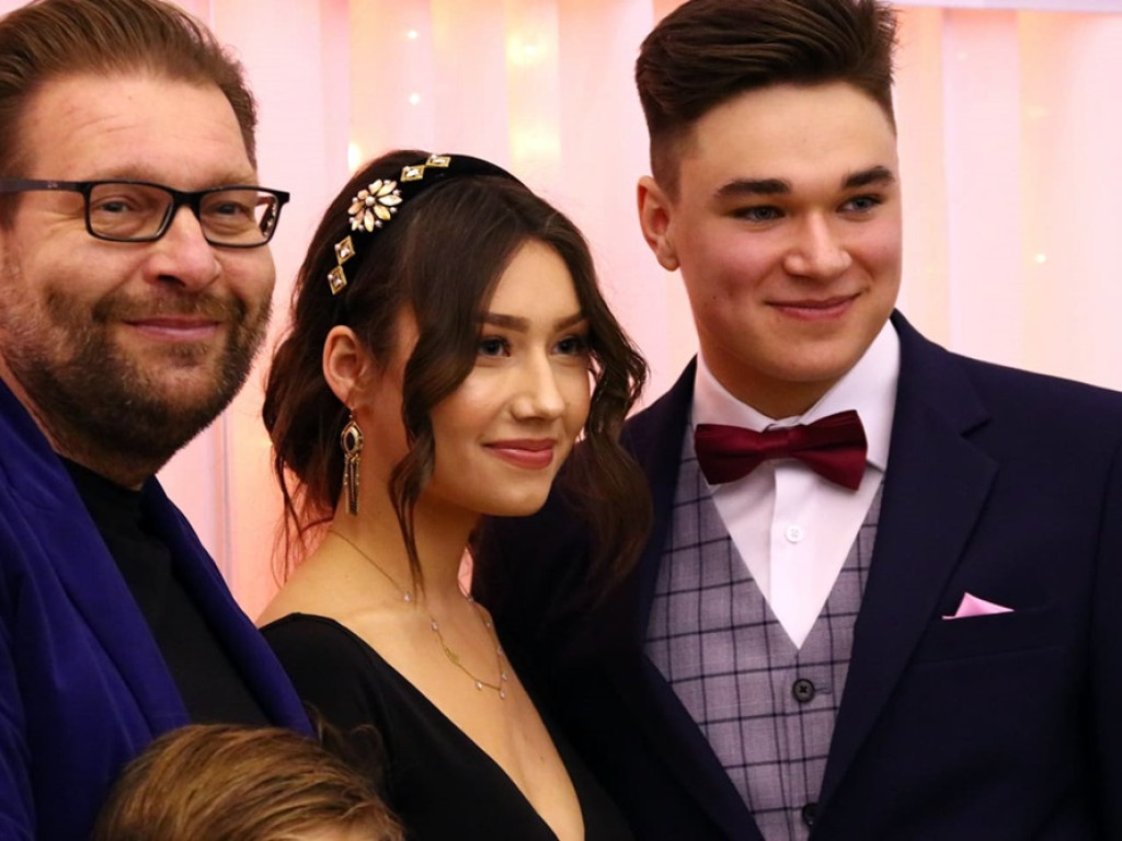 Polonez - król każdej studniówki. Tak bawią się uczniowie II Liceum Ogólnokształcącego