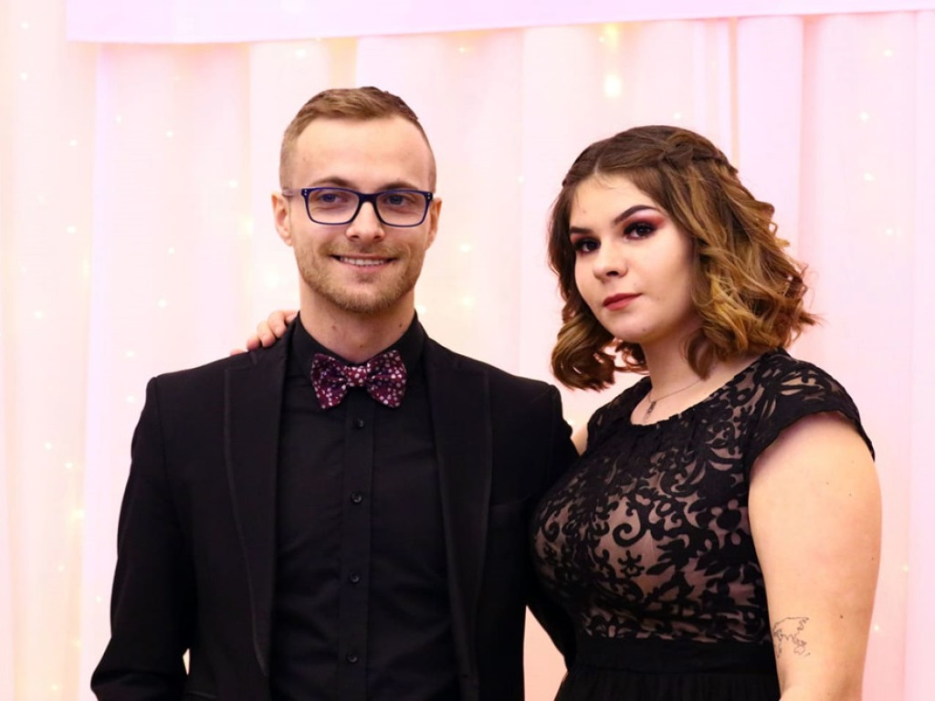 Polonez - król każdej studniówki. Tak bawią się uczniowie II Liceum Ogólnokształcącego