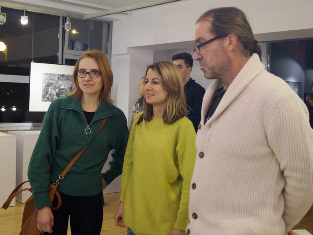Postacie, figury i faktury. Adam Kopiec zaprasza na wystawę w MOK-u