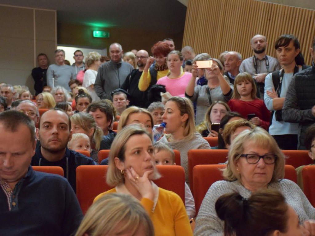 Sala widowiskowa wypchana po brzegi! Tak Dzień Babci i Dziadka świętuje Przedszkole Publiczne nr 19 Bajka w Głogowie