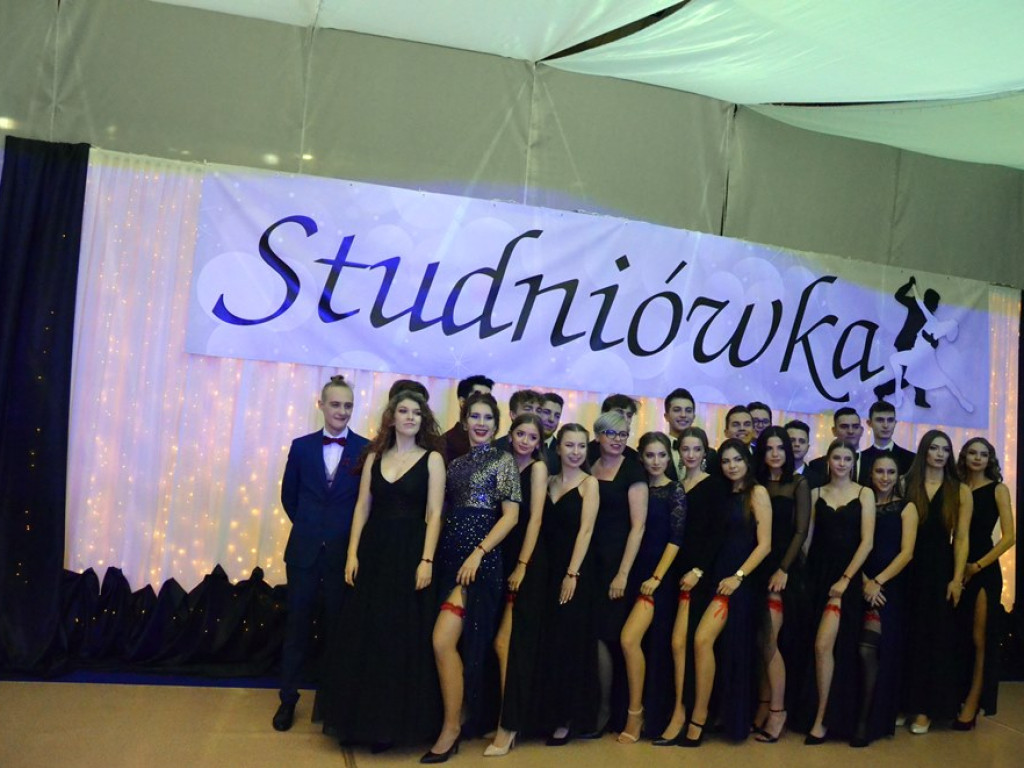 Najważniejszy bal, czyli studniówka w I Liceum Ogólnokształcącym w Głogowie