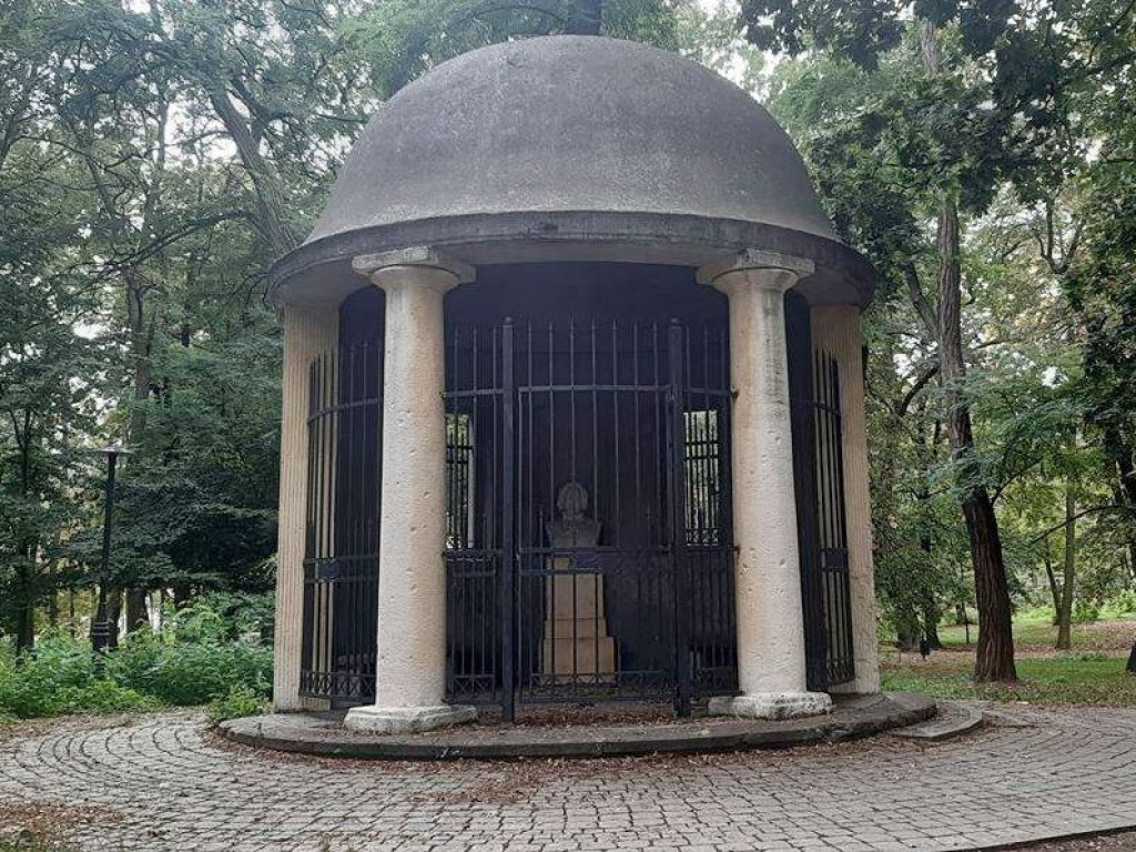 Historia Pawilonu, który od 110 lat stoi w parku przy ulicy Daszyńskiego