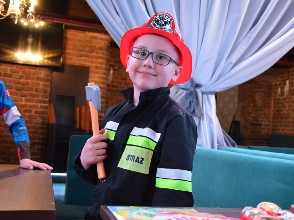 Bal karnawałowy z fundacją Owoc Głogu. Bawiły się całe rodziny