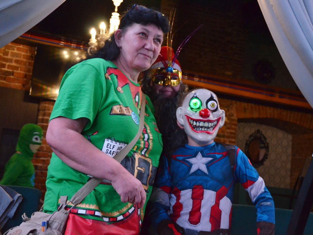 Bal karnawałowy z fundacją Owoc Głogu. Bawiły się całe rodziny