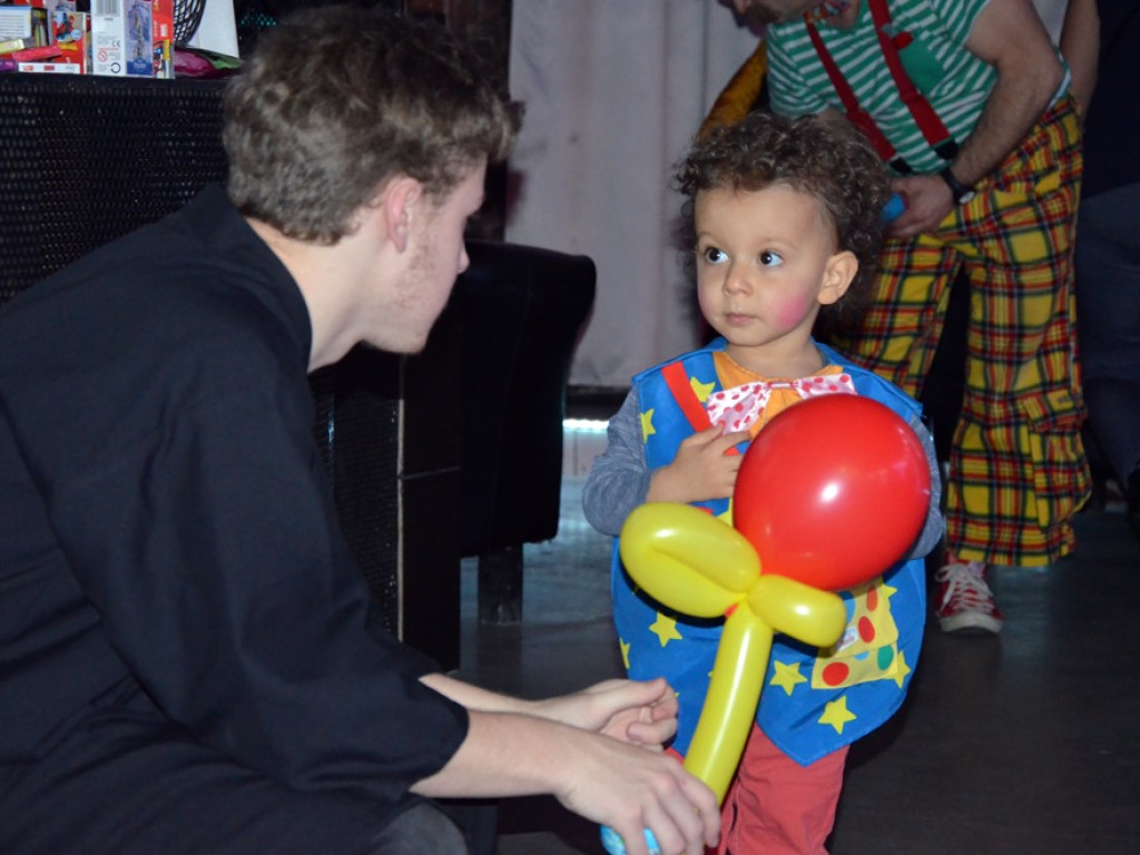 Bal karnawałowy z fundacją Owoc Głogu. Bawiły się całe rodziny