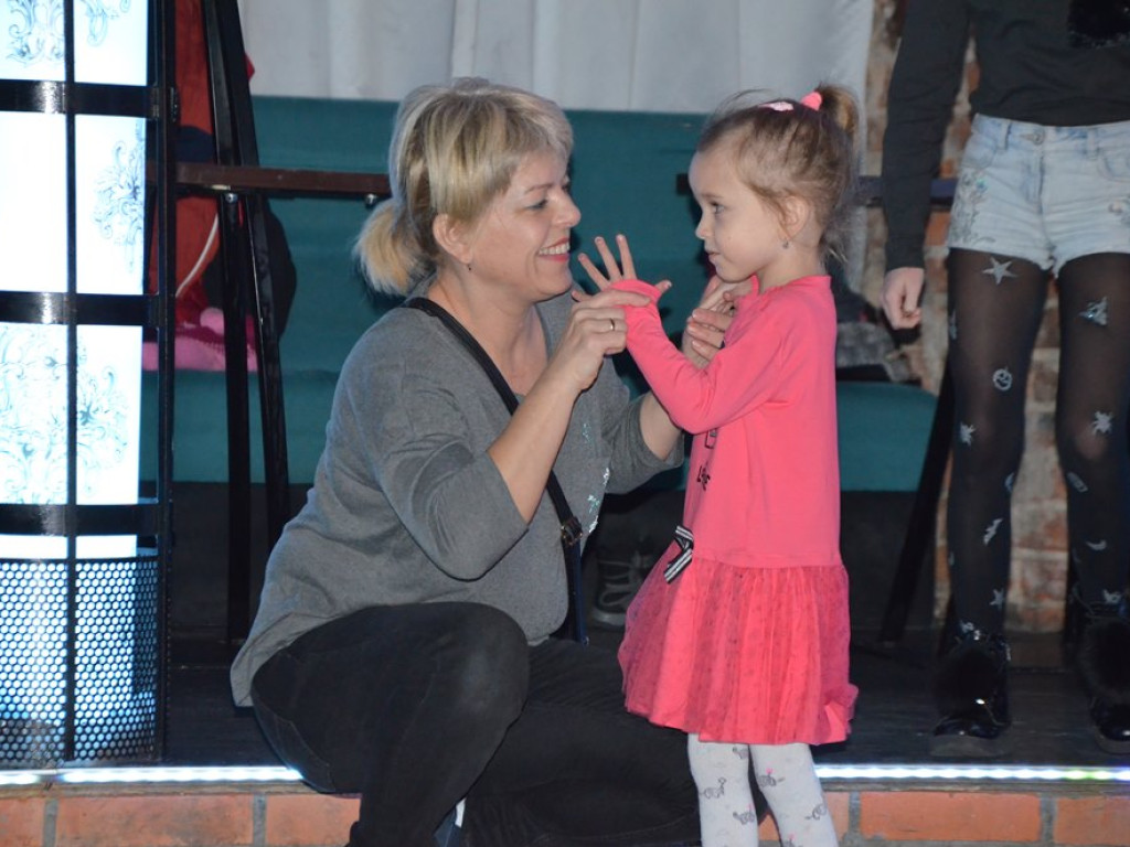 Bal karnawałowy z fundacją Owoc Głogu. Bawiły się całe rodziny