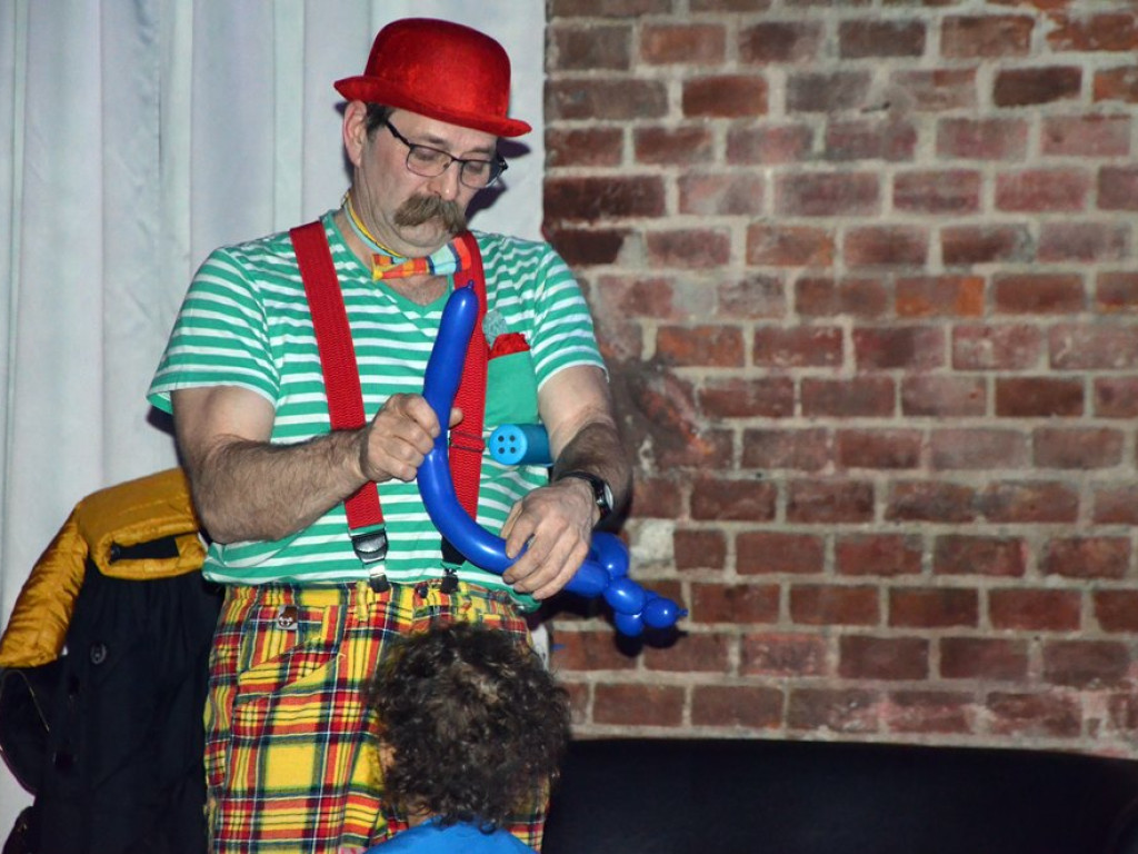 Bal karnawałowy z fundacją Owoc Głogu. Bawiły się całe rodziny