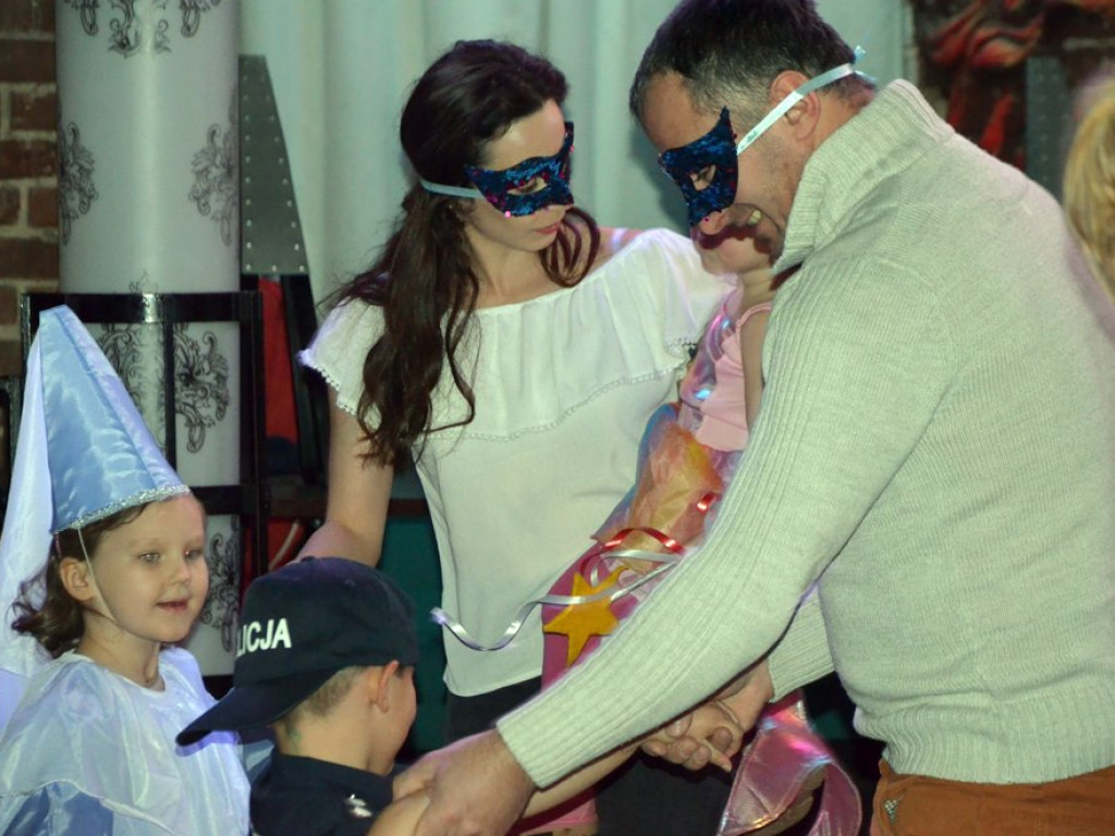 Bal karnawałowy z fundacją Owoc Głogu. Bawiły się całe rodziny