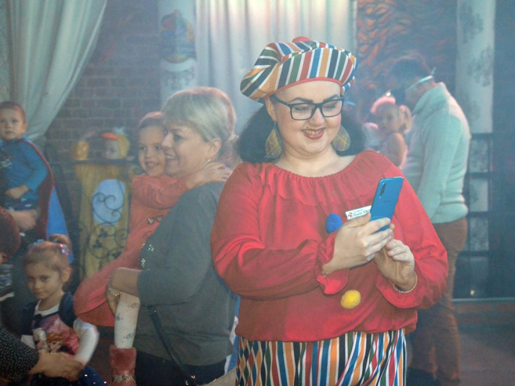 Bal karnawałowy z fundacją Owoc Głogu. Bawiły się całe rodziny