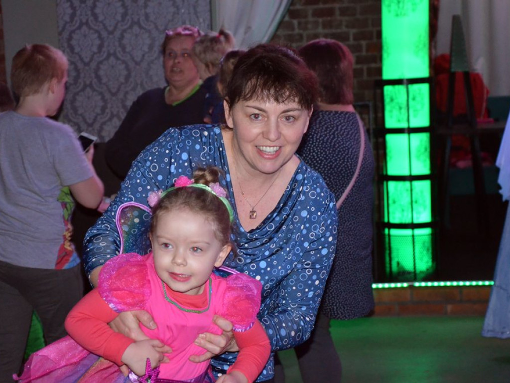 Bal karnawałowy z fundacją Owoc Głogu. Bawiły się całe rodziny