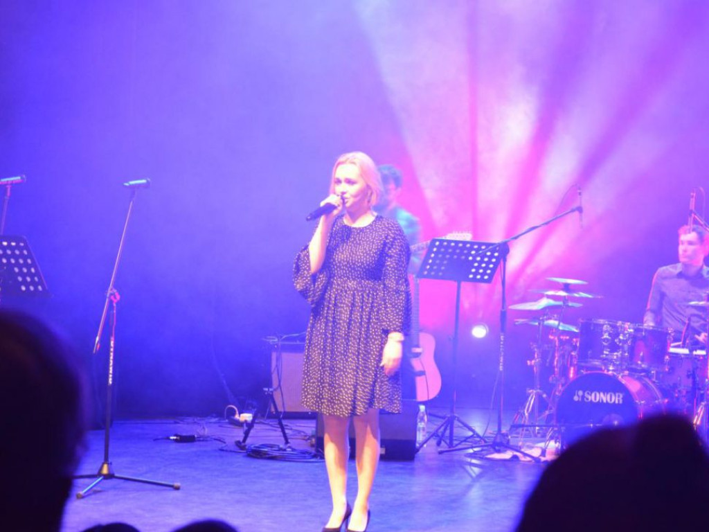 Osiecka zabrzmiała w głogowskim teatrze. Wyjątkowy koncert piosenek to pomysł muzyków związanych z Głogowem