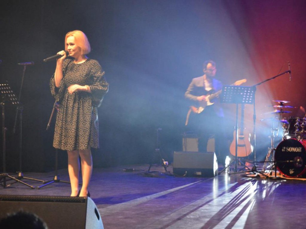 Osiecka zabrzmiała w głogowskim teatrze. Wyjątkowy koncert piosenek to pomysł muzyków związanych z Głogowem