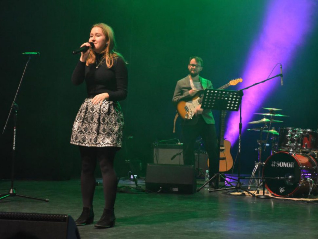 Osiecka zabrzmiała w głogowskim teatrze. Wyjątkowy koncert piosenek to pomysł muzyków związanych z Głogowem