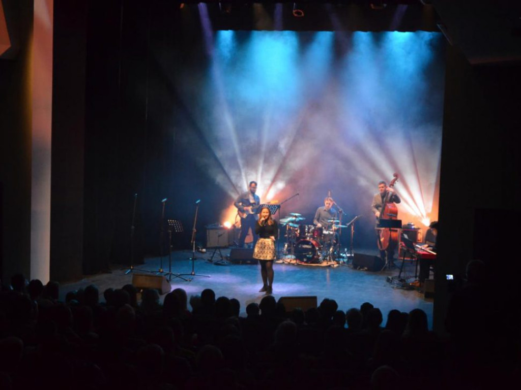 Osiecka zabrzmiała w głogowskim teatrze. Wyjątkowy koncert piosenek to pomysł muzyków związanych z Głogowem