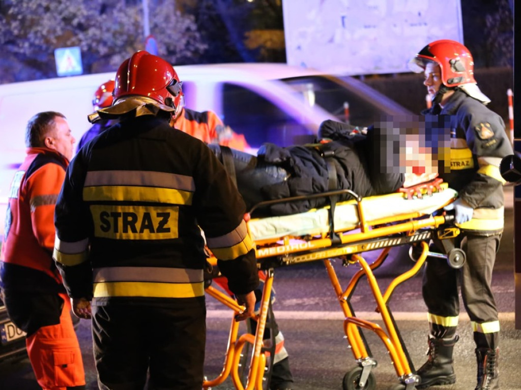 Potrącenie na przejściu dla pieszych na ulicy Wojska Polskiego! Starsza kobieta pod kołami audi