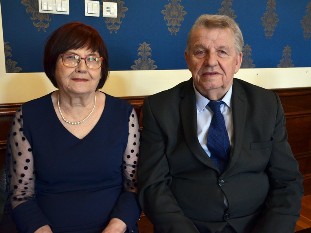 Były łzy szczęścia, bo są razem od 50 lat! Piękny jubileusz w głogowskim ratuszu