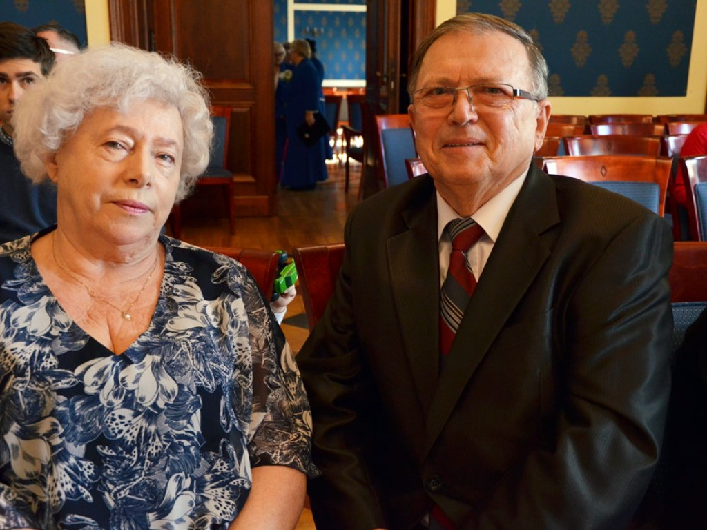 Były łzy szczęścia, bo są razem od 50 lat! Piękny jubileusz w głogowskim ratuszu