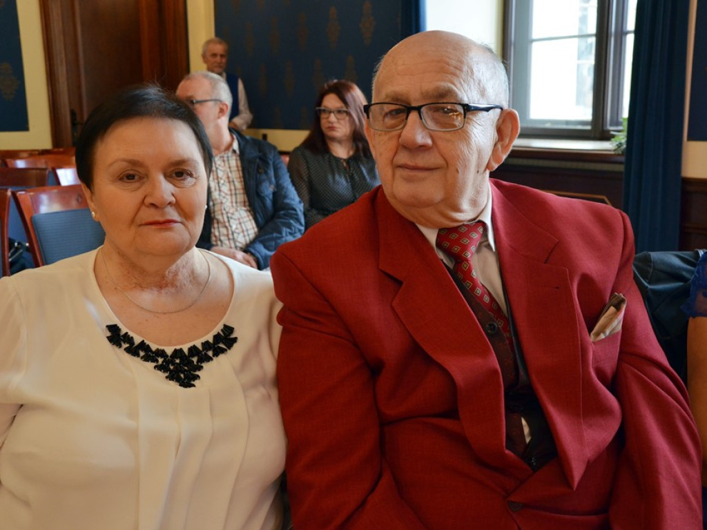 Były łzy szczęścia, bo są razem od 50 lat! Piękny jubileusz w głogowskim ratuszu