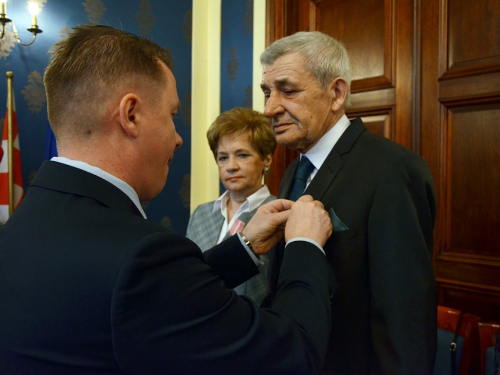 Były łzy szczęścia, bo są razem od 50 lat! Piękny jubileusz w głogowskim ratuszu