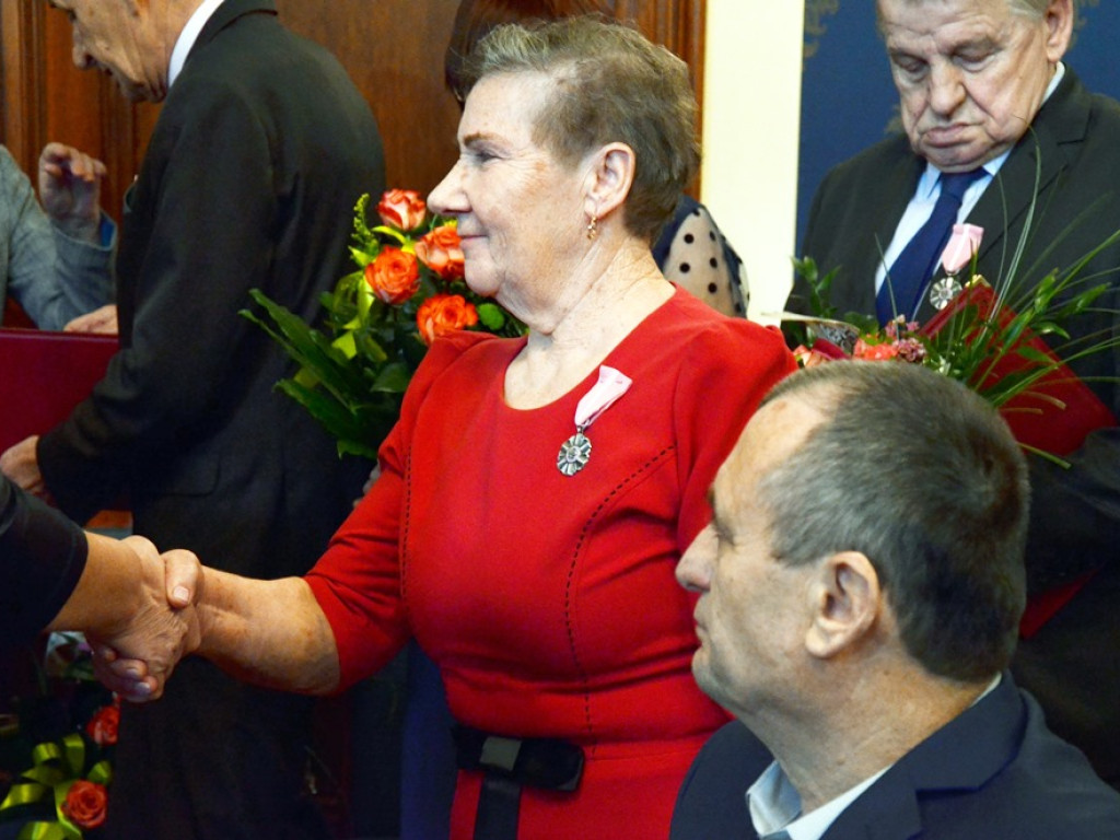 Były łzy szczęścia, bo są razem od 50 lat! Piękny jubileusz w głogowskim ratuszu