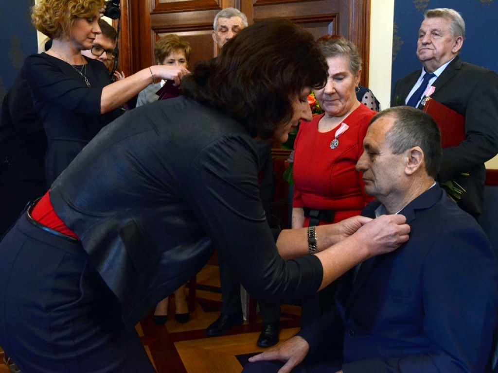 Były łzy szczęścia, bo są razem od 50 lat! Piękny jubileusz w głogowskim ratuszu