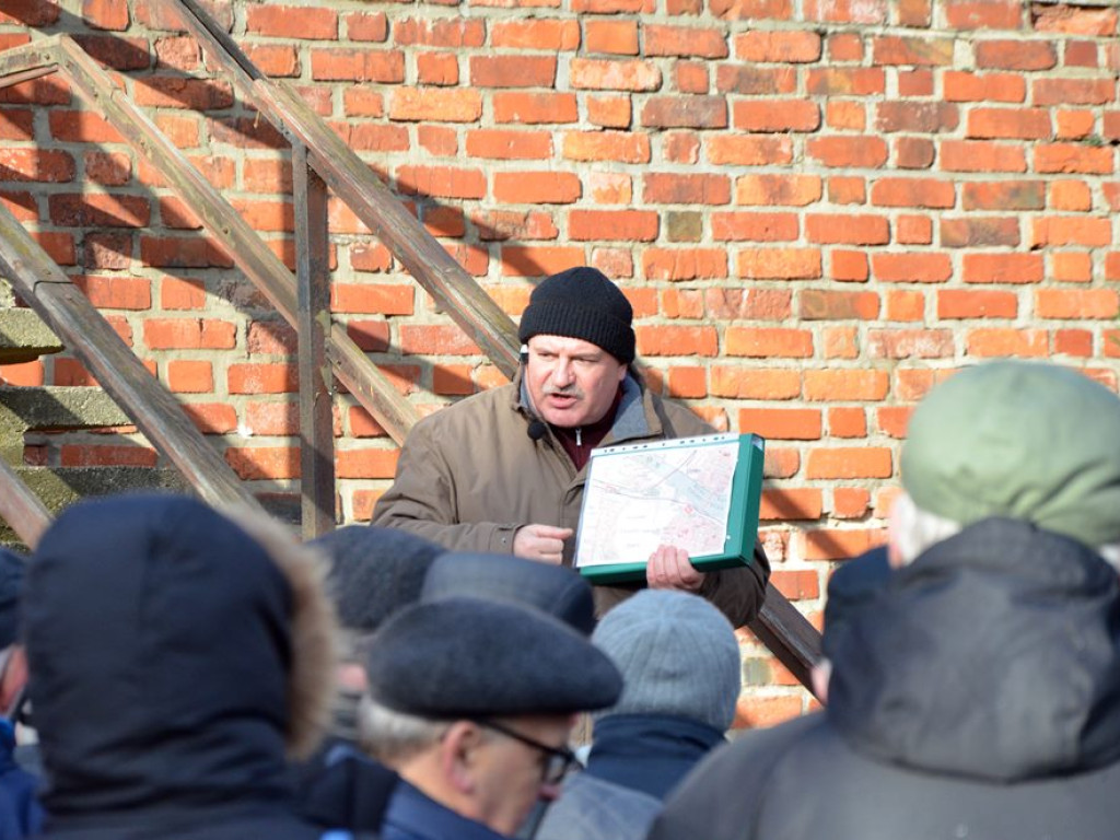 Trochę historii o głogowskich pomnikach podczas zimowych ferii. Chętnych ponad 80 osób