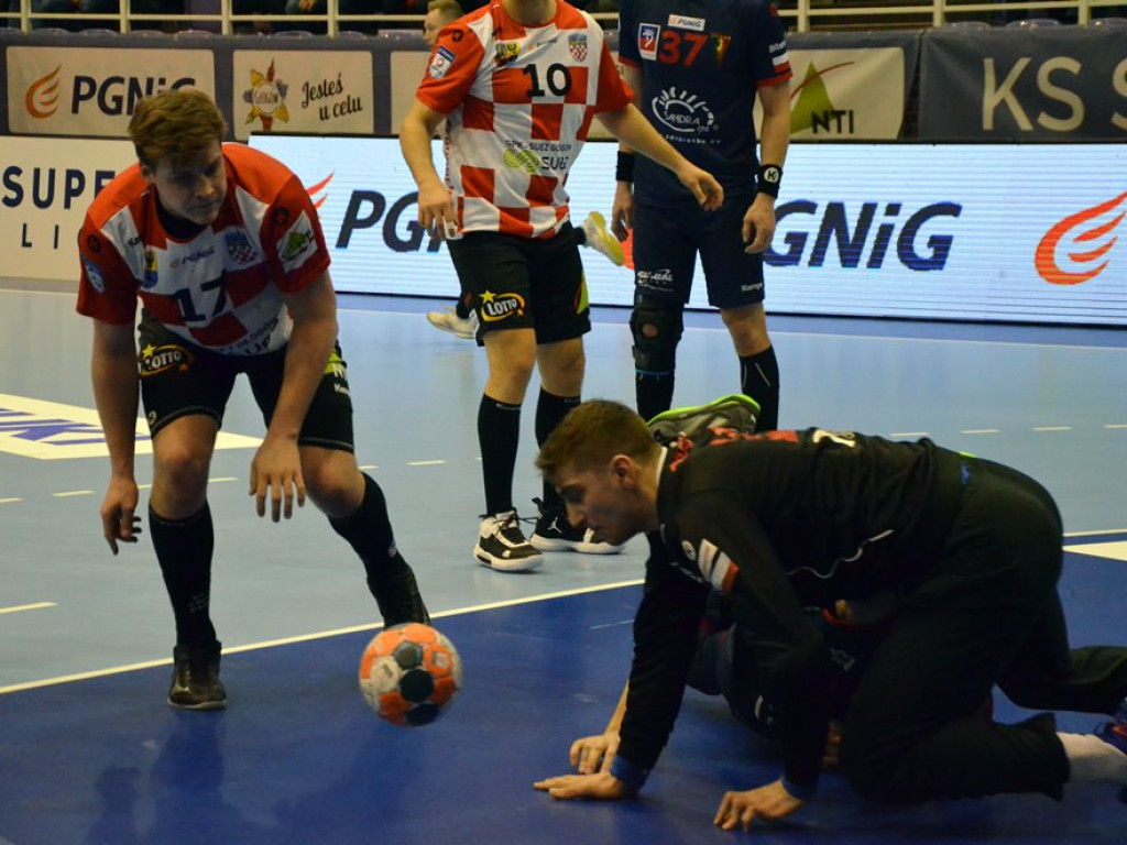 Chrobry zatopił Pogoń po rzutach karnych! Genialny ten nasz Rafał Stachera