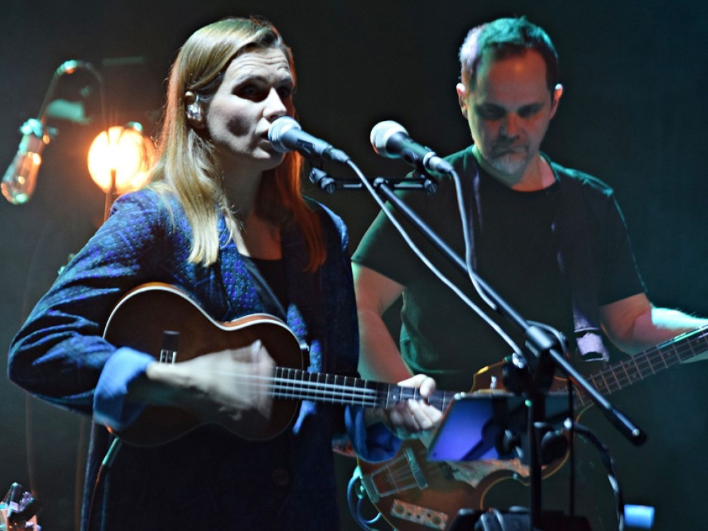 Subtelny klimat w głogowskim teatrze. Wieczór walentynkowy z Mikromusic