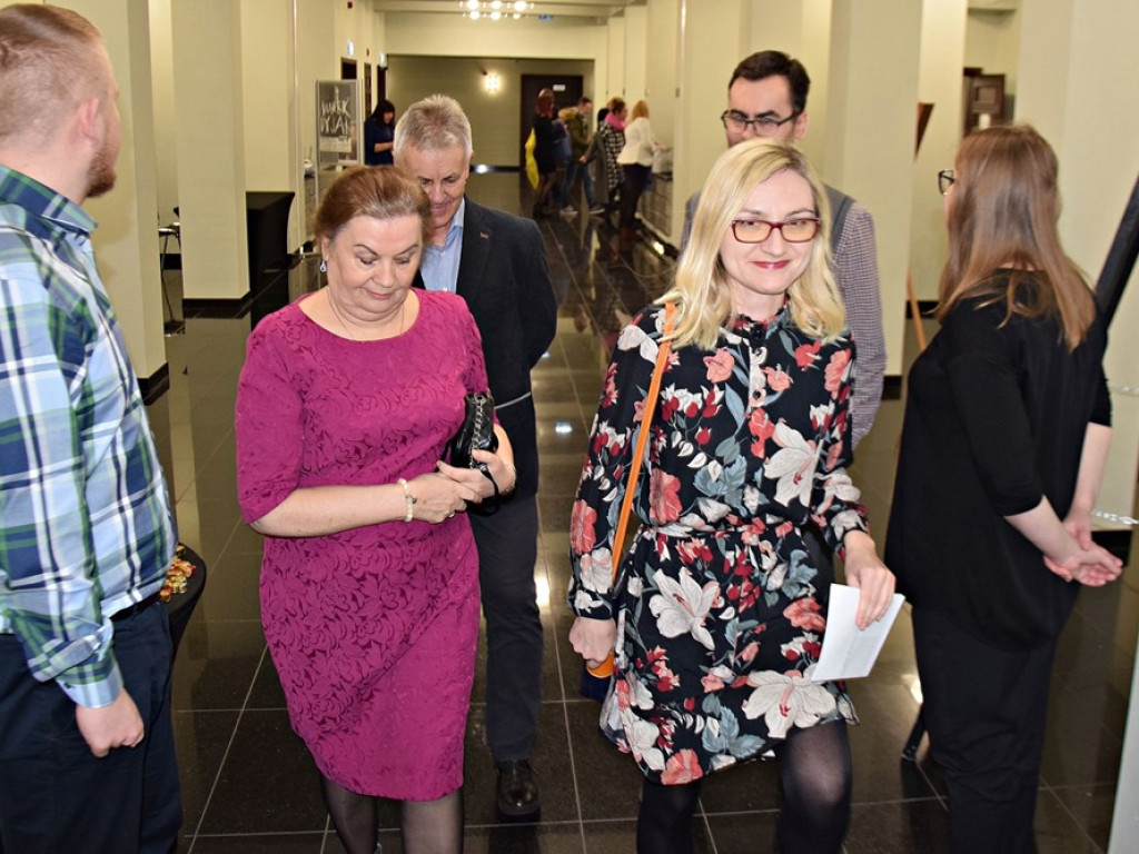 Subtelny klimat w głogowskim teatrze. Wieczór walentynkowy z Mikromusic