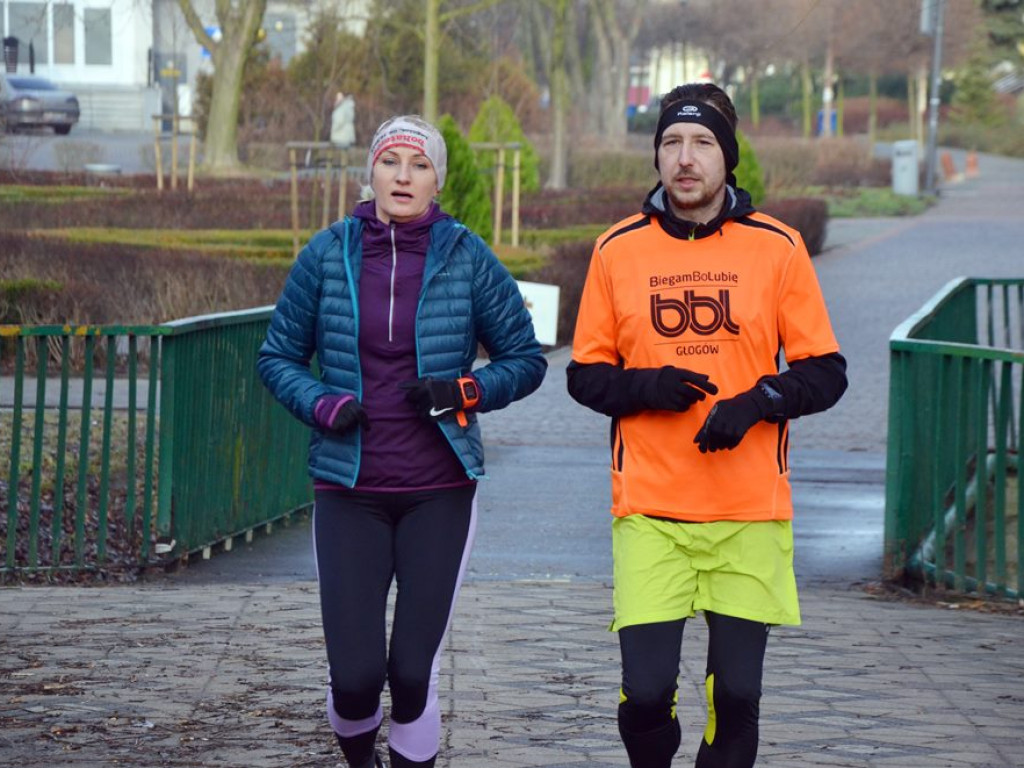 Walentynkowy bieg w parku przy ulicy Budowlanych! Na starcie nie zabrakło pocałunków