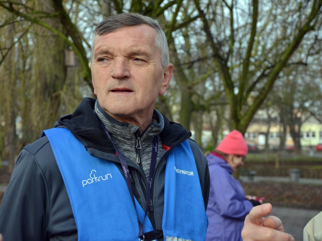 Walentynkowy bieg w parku przy ulicy Budowlanych! Na starcie nie zabrakło pocałunków