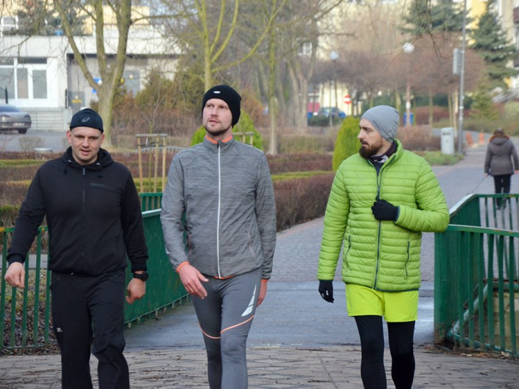 Walentynkowy bieg w parku przy ulicy Budowlanych! Na starcie nie zabrakło pocałunków