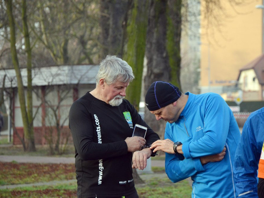 Walentynkowy bieg w parku przy ulicy Budowlanych! Na starcie nie zabrakło pocałunków
