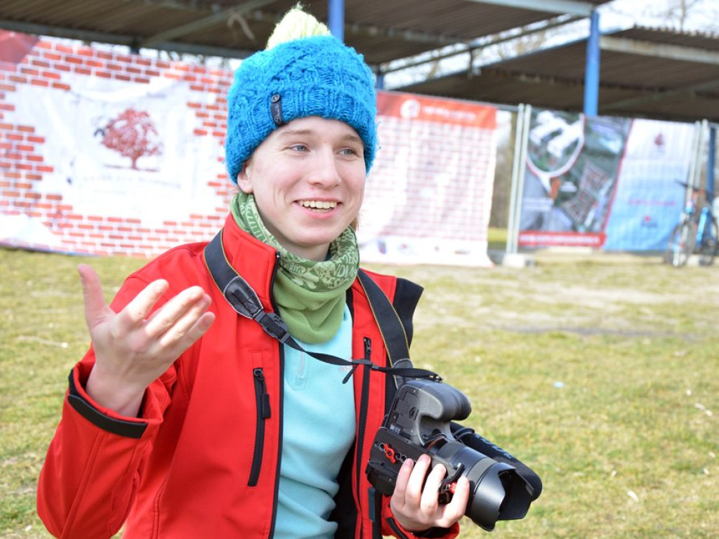 Taki bieg miłości! Walentynki z Jurkiem Górskim i Fundacją Hospicjum Głogowskie na motocrossowym torze