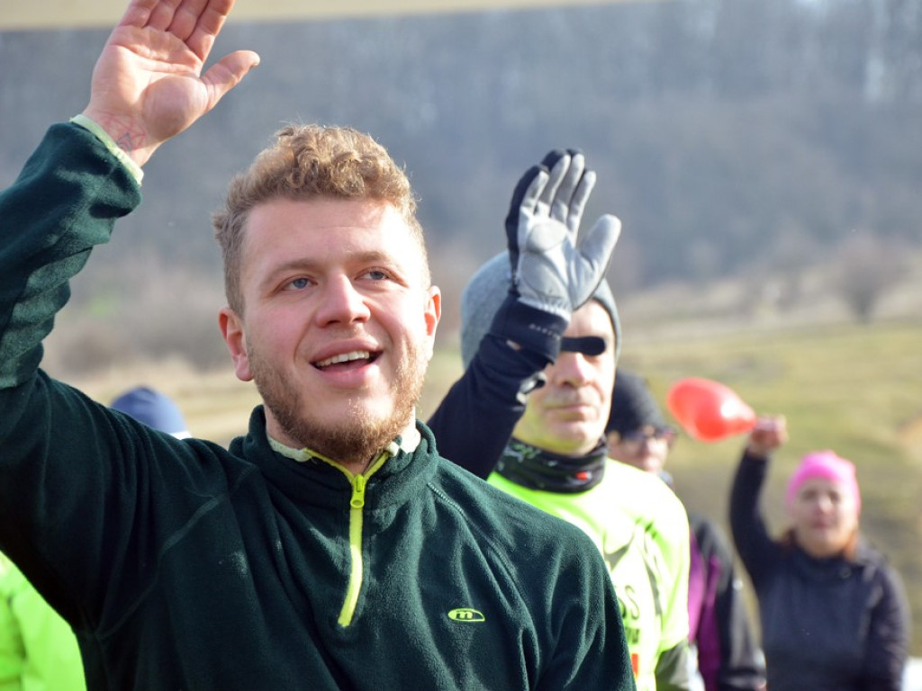 Taki bieg miłości! Walentynki z Jurkiem Górskim i Fundacją Hospicjum Głogowskie na motocrossowym torze