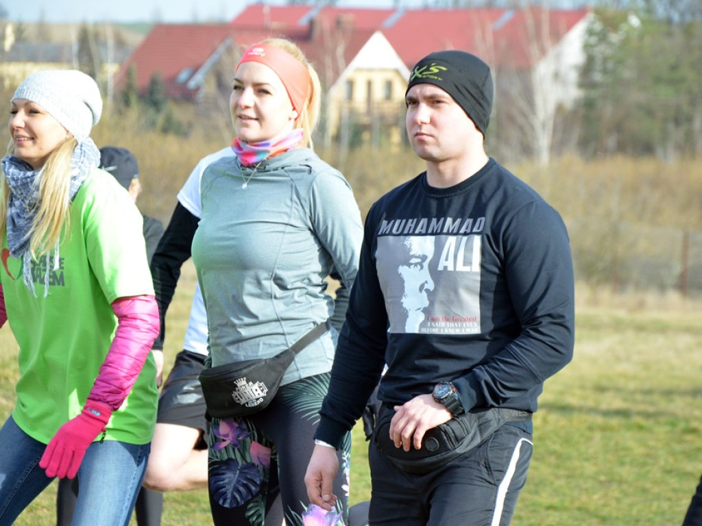 Taki bieg miłości! Walentynki z Jurkiem Górskim i Fundacją Hospicjum Głogowskie na motocrossowym torze
