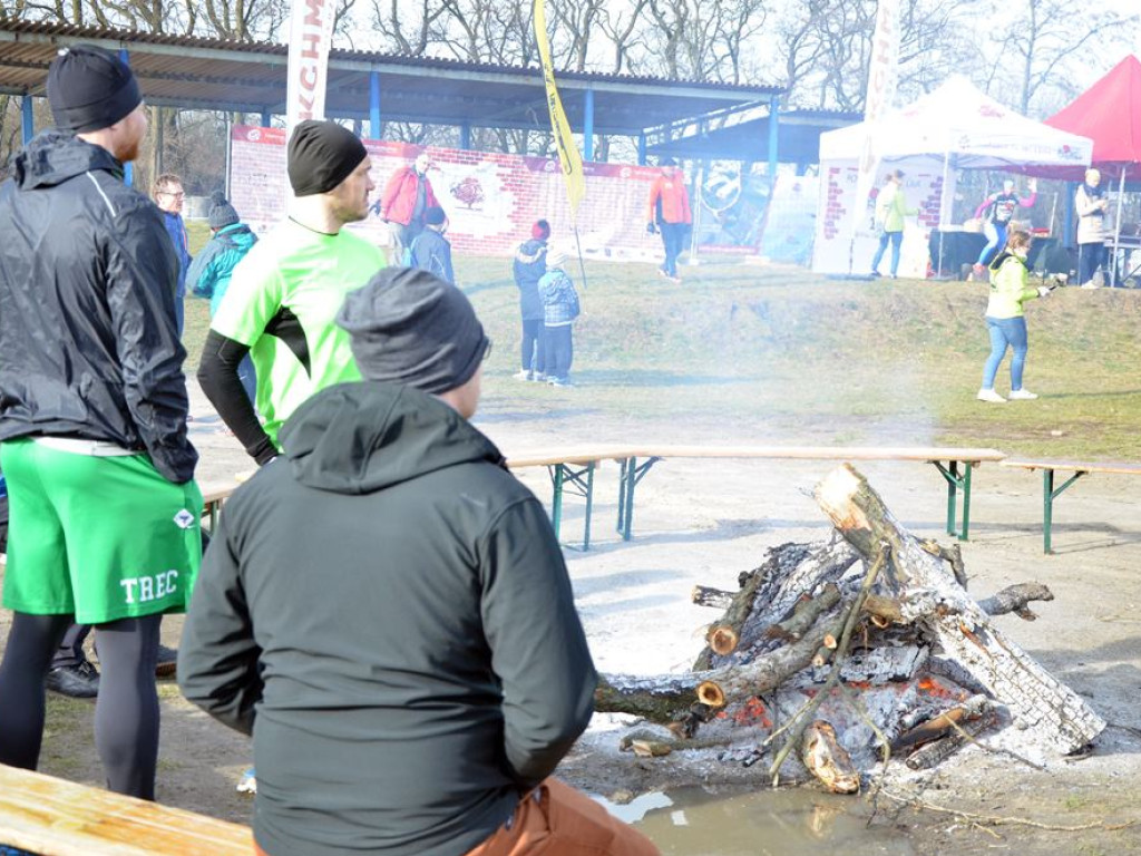 Taki bieg miłości! Walentynki z Jurkiem Górskim i Fundacją Hospicjum Głogowskie na motocrossowym torze
