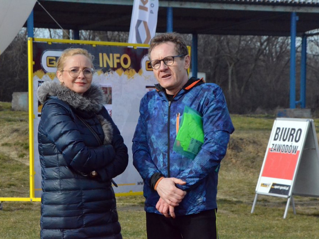 Taki bieg miłości! Walentynki z Jurkiem Górskim i Fundacją Hospicjum Głogowskie na motocrossowym torze