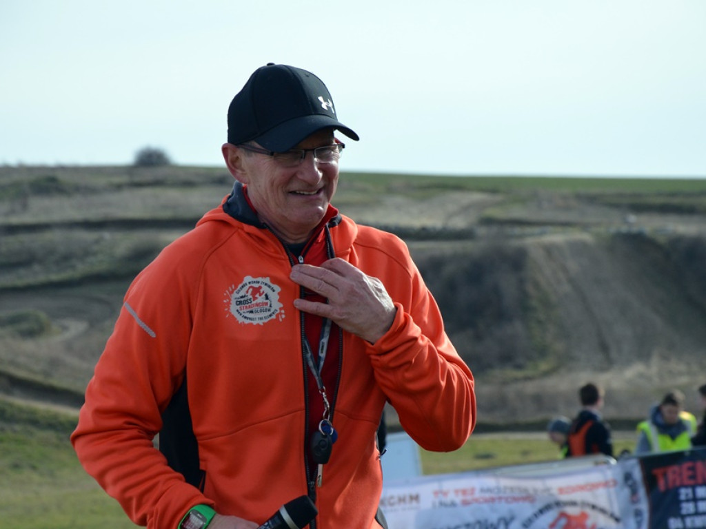 Taki bieg miłości! Walentynki z Jurkiem Górskim i Fundacją Hospicjum Głogowskie na motocrossowym torze